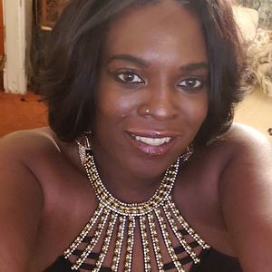 Meet your Posher, Raquel